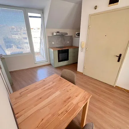 Апартаменти Sunny Nest