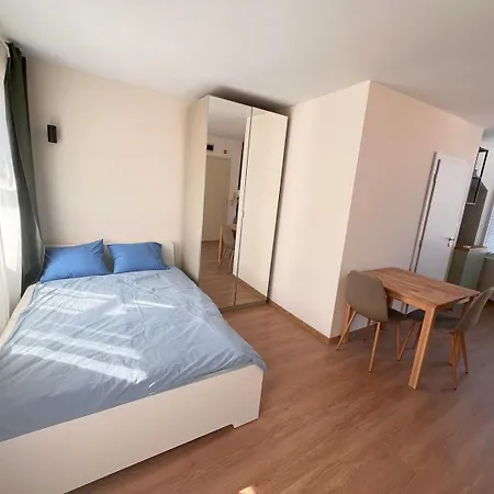 Sunny Nest Апартаменти